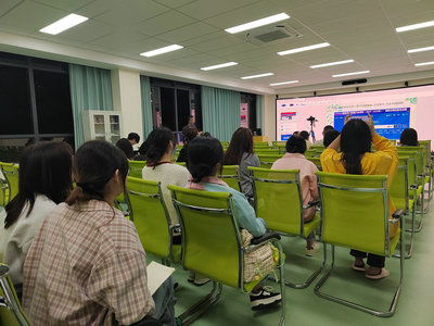 教育項(xiàng)目與科研文獻(xiàn)的研究與開發(fā)——經(jīng)濟(jì)管理學(xué)院丘自強(qiáng)教授學(xué)術(shù)講座綜述